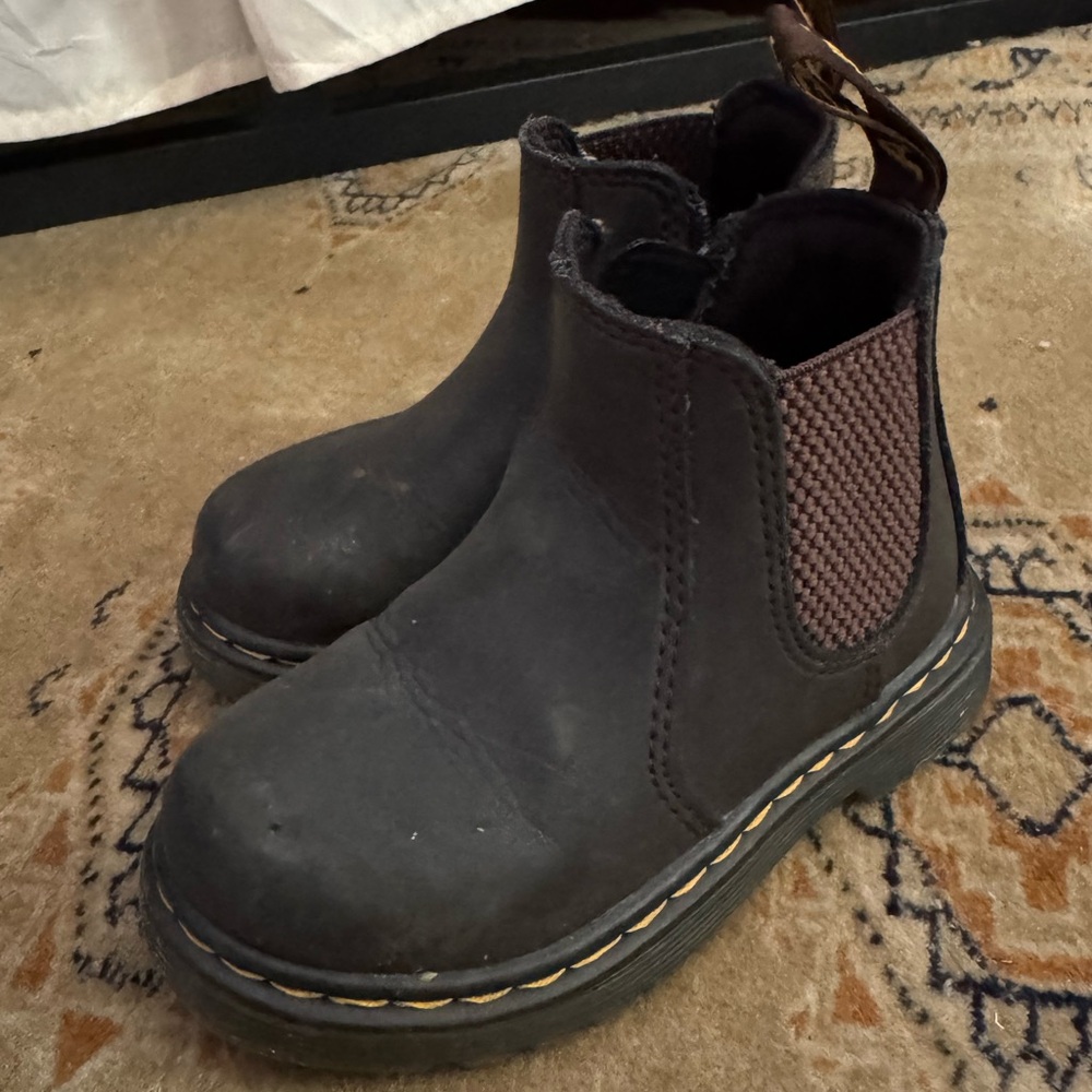 Dr martens kids brown Chelsea boots